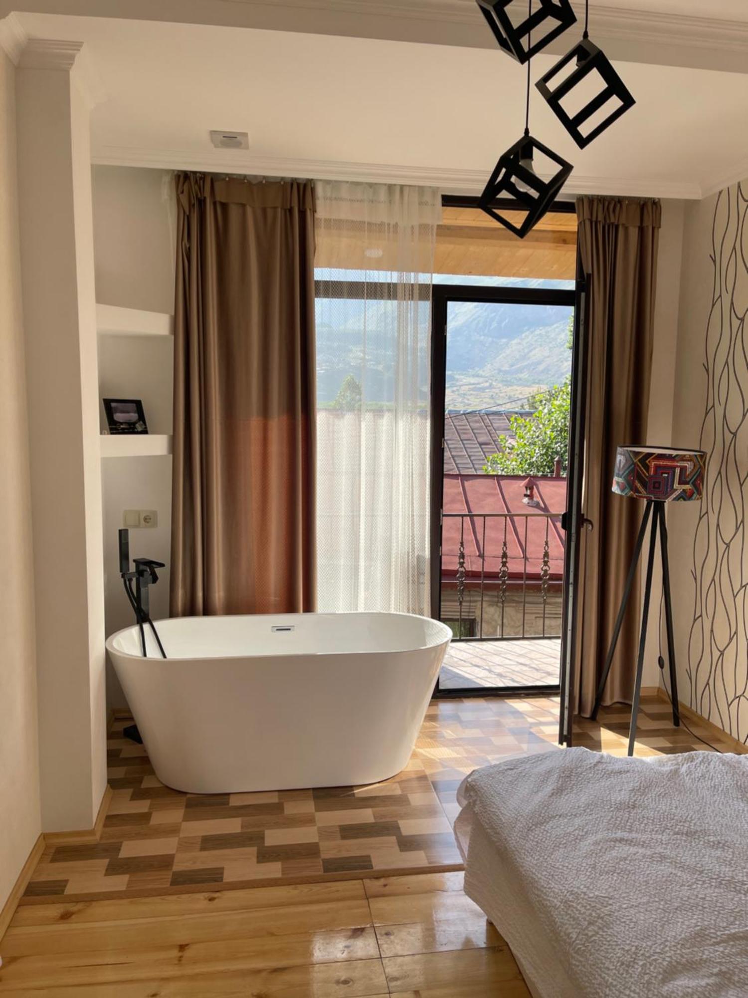 קזבגי Sunny Guesthouse מראה חיצוני תמונה