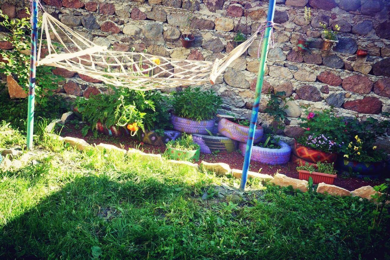 קזבגי Sunny Guesthouse מראה חיצוני תמונה