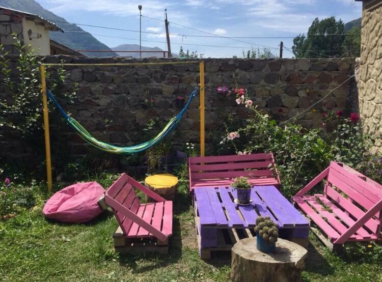 קזבגי Sunny Guesthouse מראה חיצוני תמונה